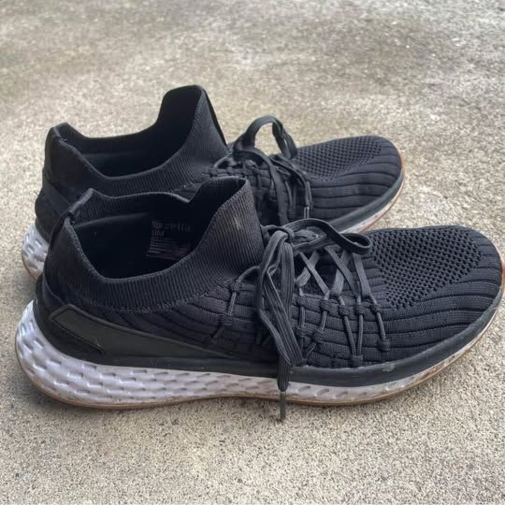 Zella Womans athletic shoes size 9M black / white